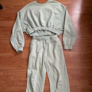 Zara Women's Light Green Jogger Set